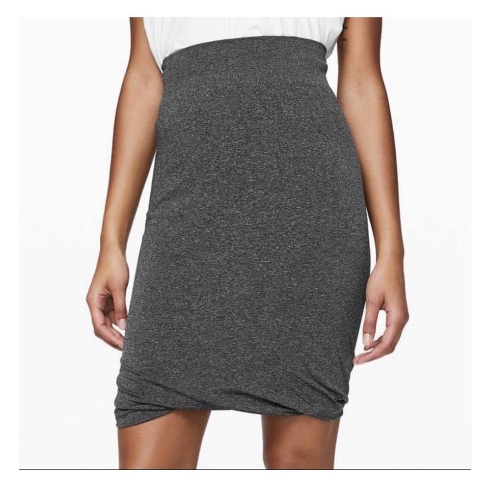 Lululemon Boulevard Bliss Skirt NWT Women's Size 4 Gray Travel Athletic